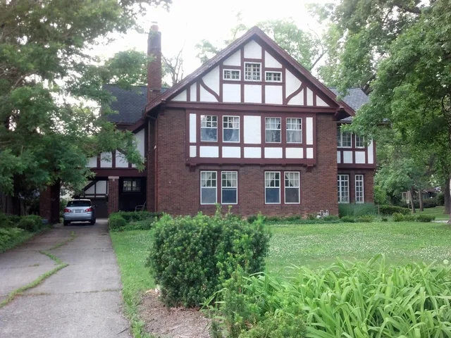 Vacation rental in Fort Wayne, Indiana Our Air BnB on Rudisill Blvd in Fort Wayne. Finding the right site for a short-term rental business