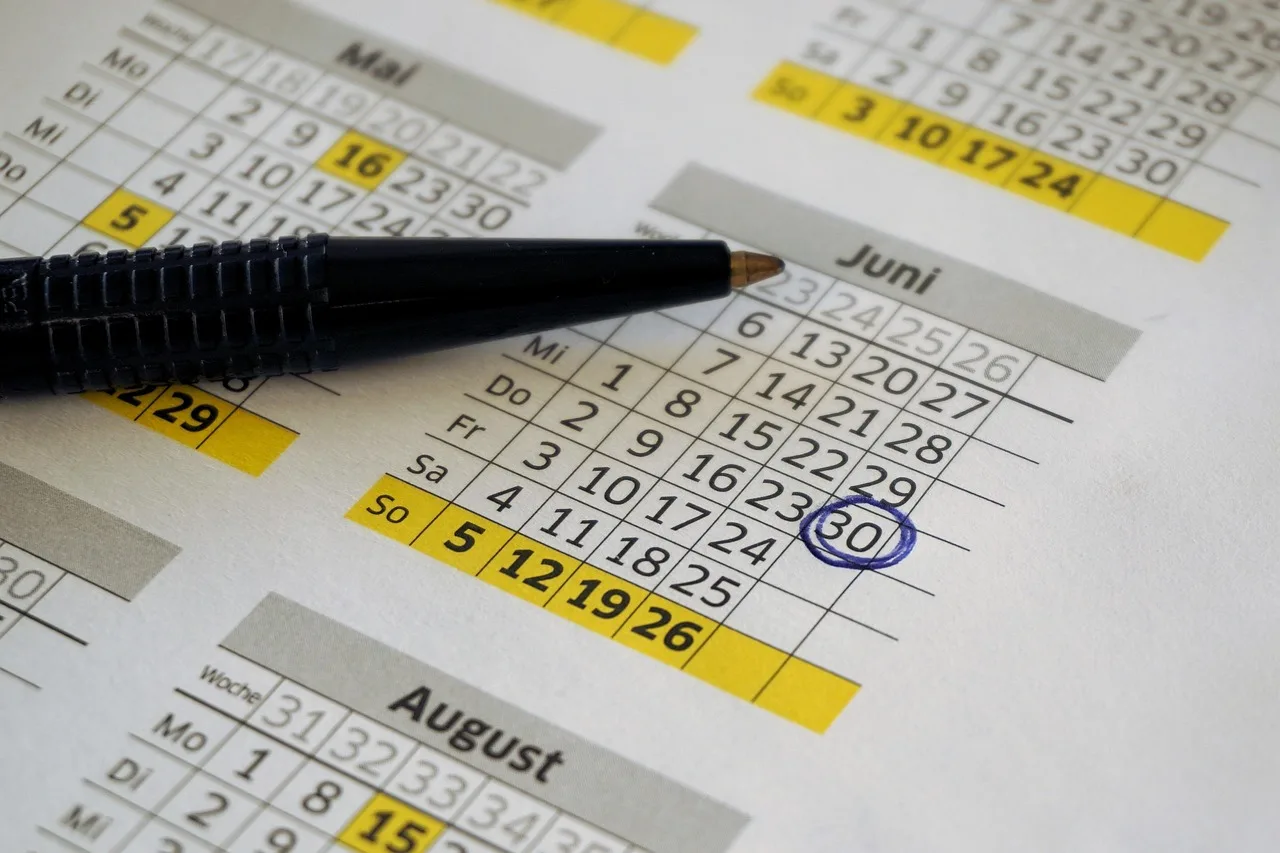 calendar, annual calendar, office, events, planning, plan, note, year, date, write, paper, planner, ballpoint pen, pen, to mark, circle, calendar, calendar, calendar, calendar, calendar. Short-term rental scheduling failures: double bookings, colliding turns, first hour