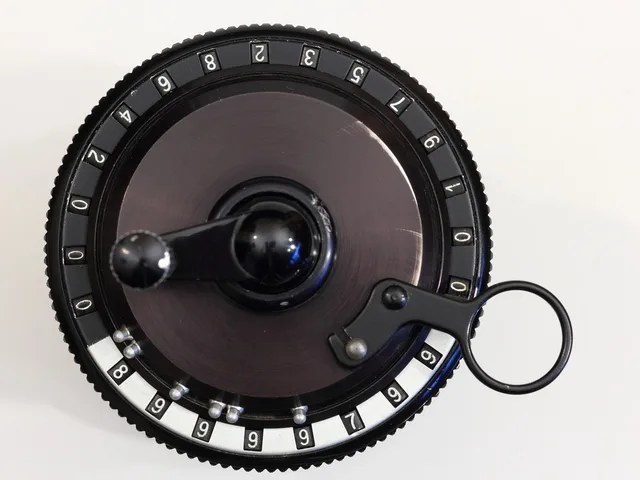curta, mechanical, calculator, liechtenstein, mechanic, handcranked, cranked, calculation, calculate, machine, number, crank, mathematics, device, handle, lever, metal, old, antique, vintage, technology. 8 things to weigh up on short-term rental pricing